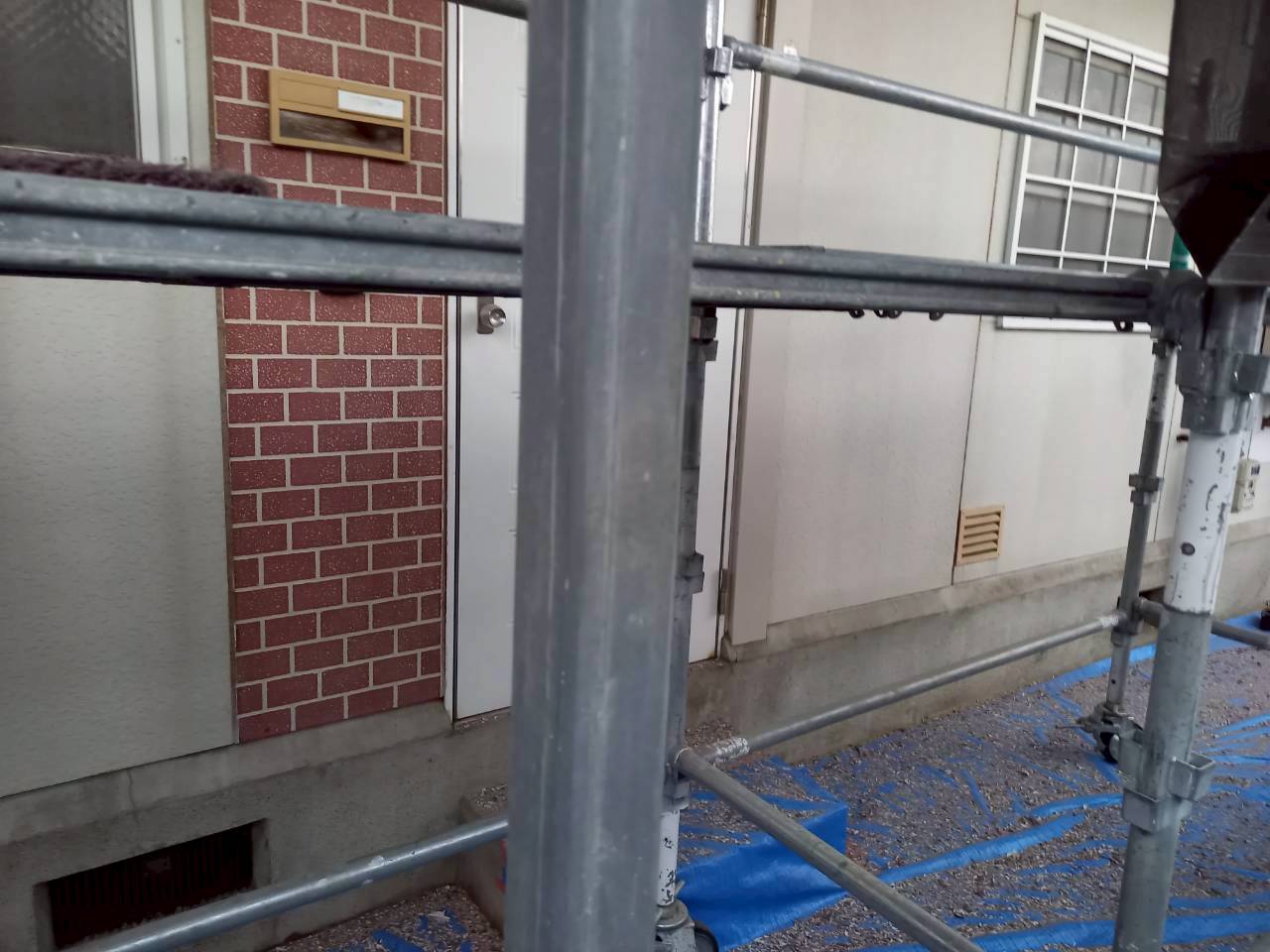 石岡市　施工後玄関まわりの様子
